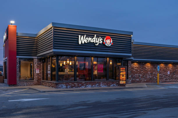 What time does wendys start serving lunch